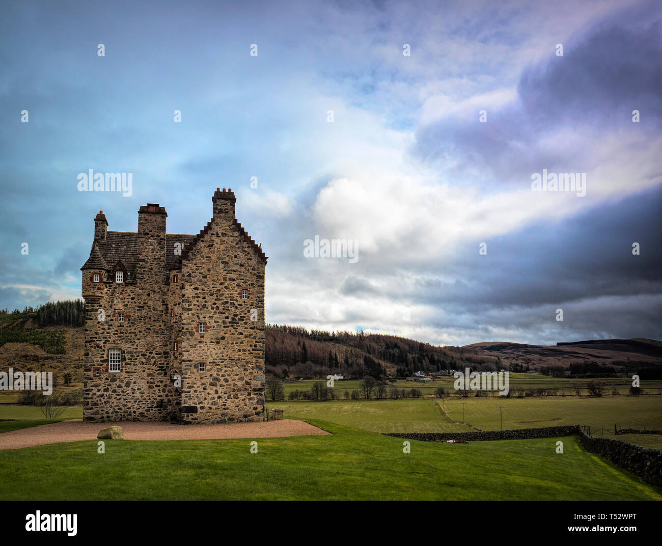 Forter Castello, Glenisla, Perthshire Scozia. Costruito nel 1560 da James Ogilvy, il quinto signore di Airlie. Nel 1640, fu bruciato dai Archibald Campbel Foto Stock