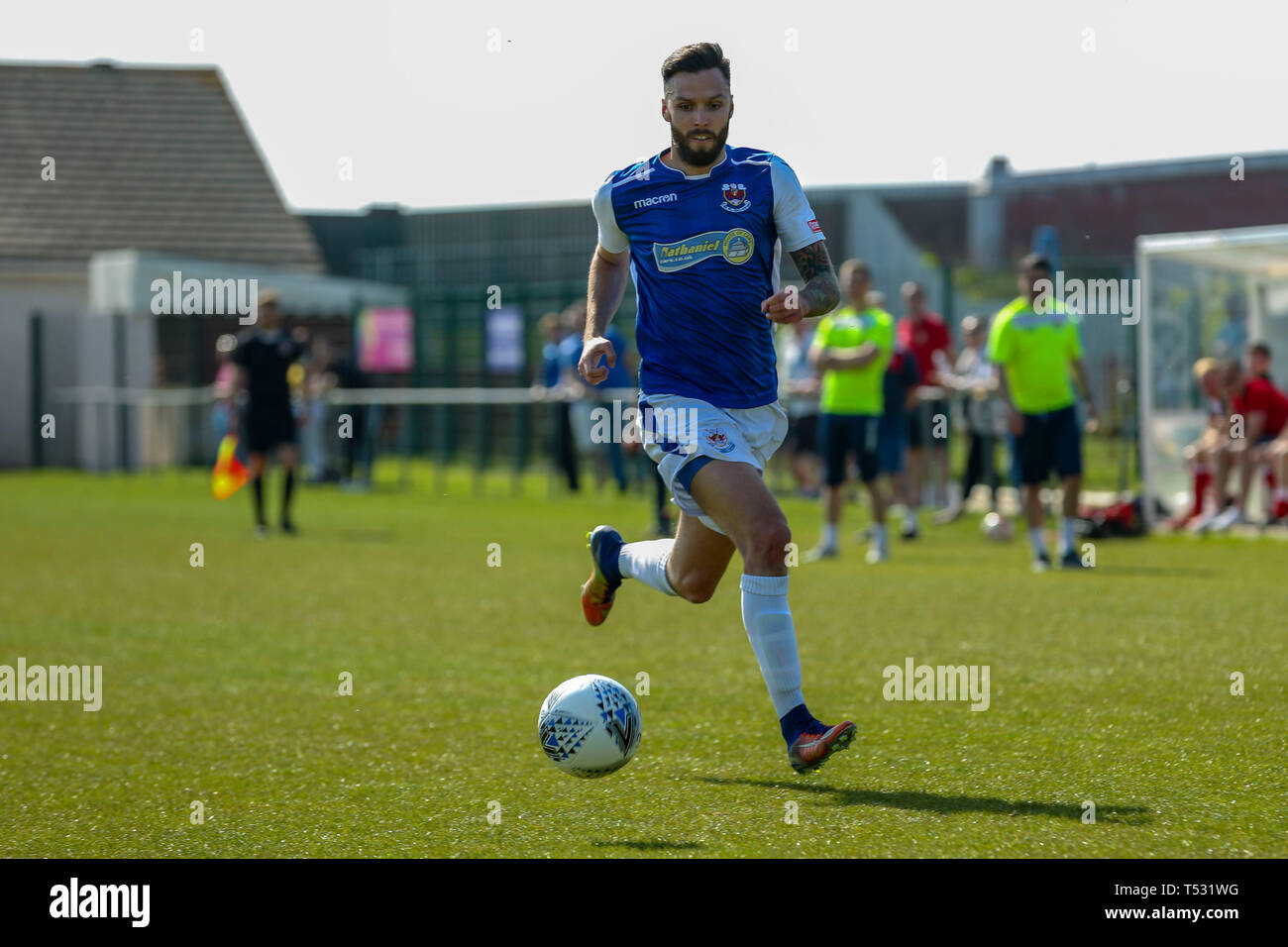 UNDY, Regno Unito. Il 20 aprile 2019. Penybont fissata la divisione gallese un titolo dopo una vittoria 1-0 lontano a Undy atletico. © Matthew Lofthouse - FR Foto Stock