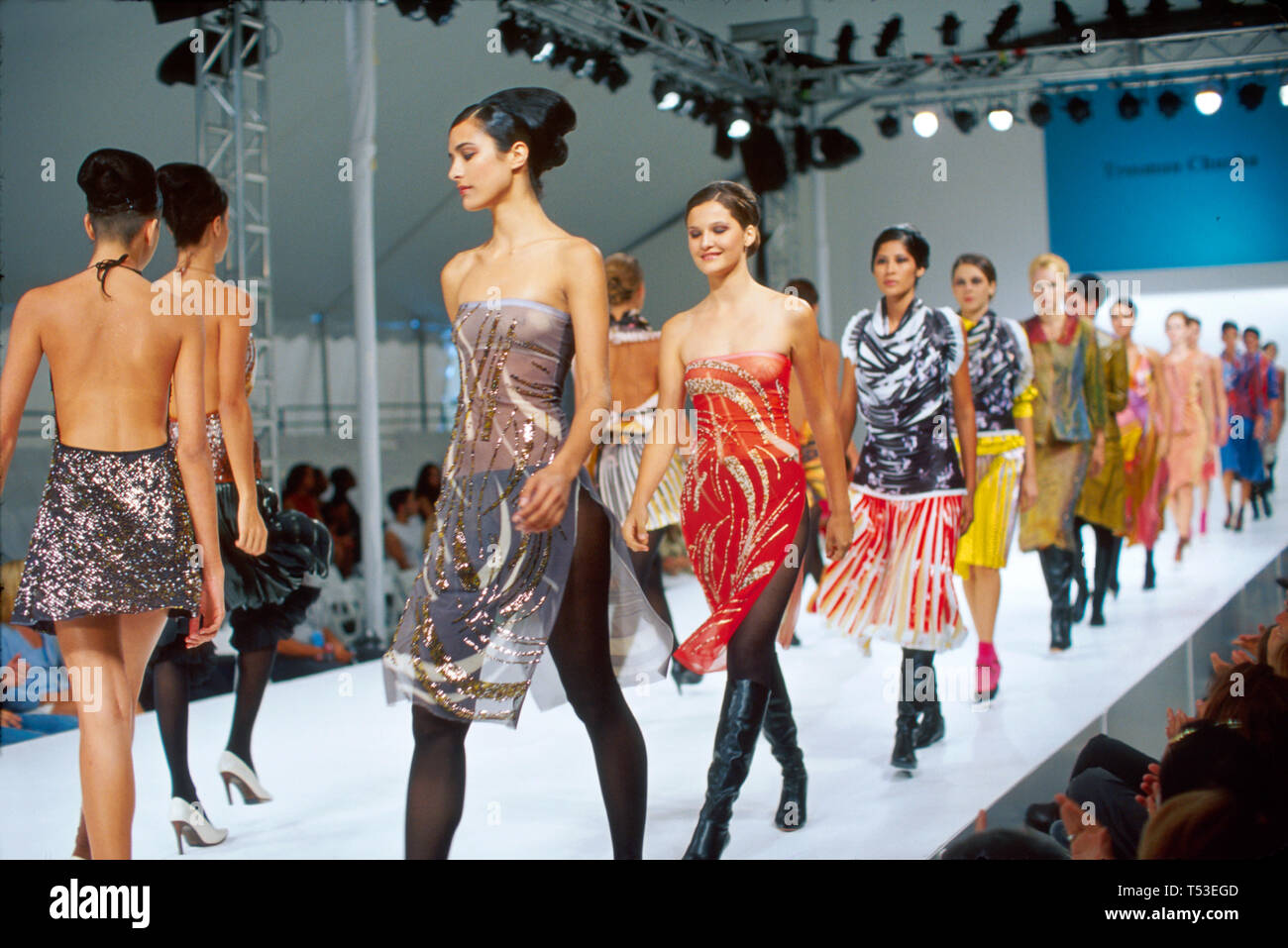 Miami Beach Florida,Fashion Week modelli etnici pista nuovi designer latino-americani,FL179 Foto Stock