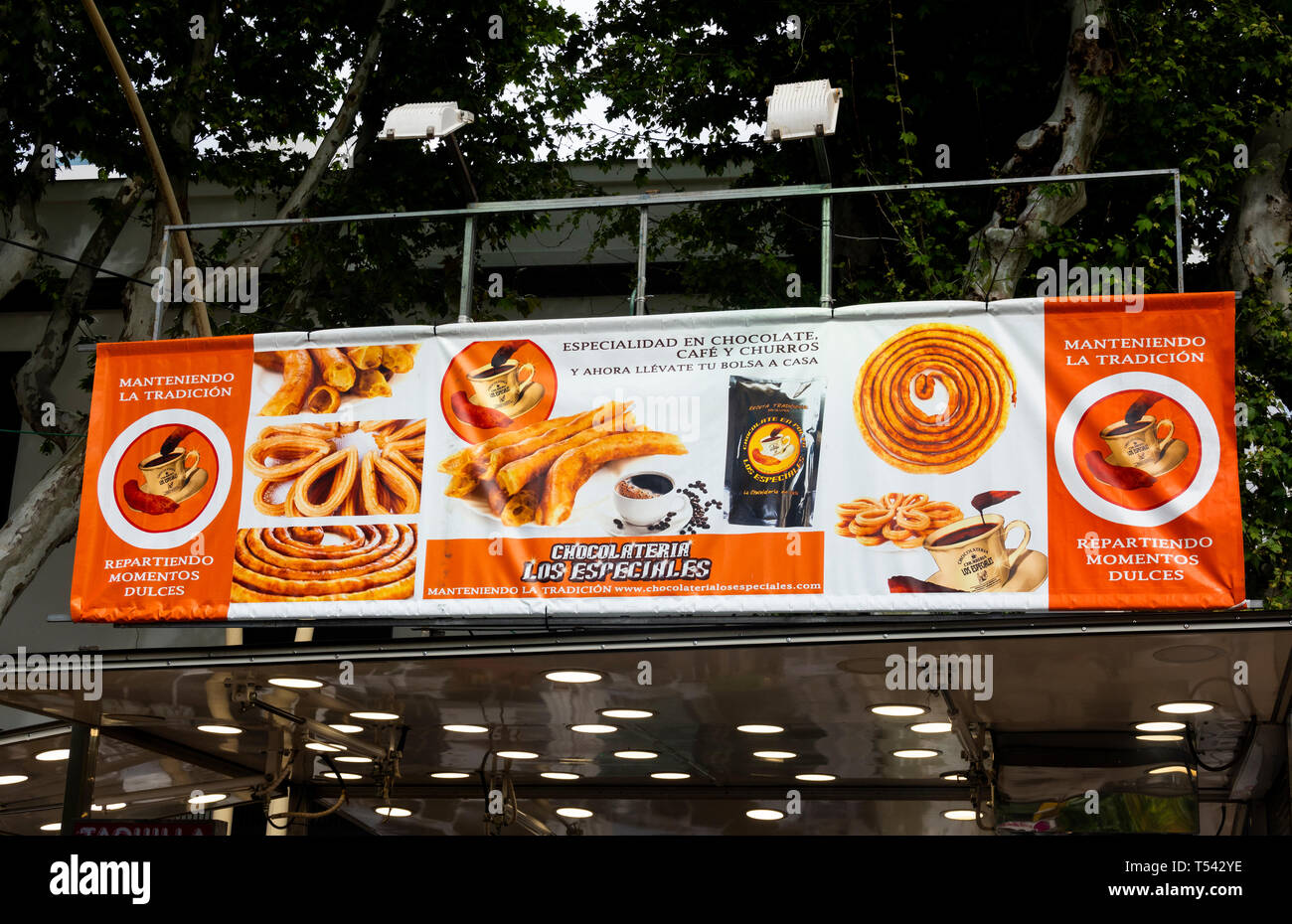 Banner al di sopra di un chiosco di pasticceria a Siviglia, Spagna Foto Stock