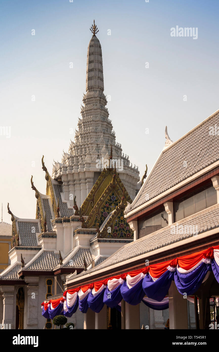 Thailandia, Bangkok, Lak Muuang, guglia di pilastro della città santuario di alloggiamento del legno di acacia, montante esterno Foto Stock