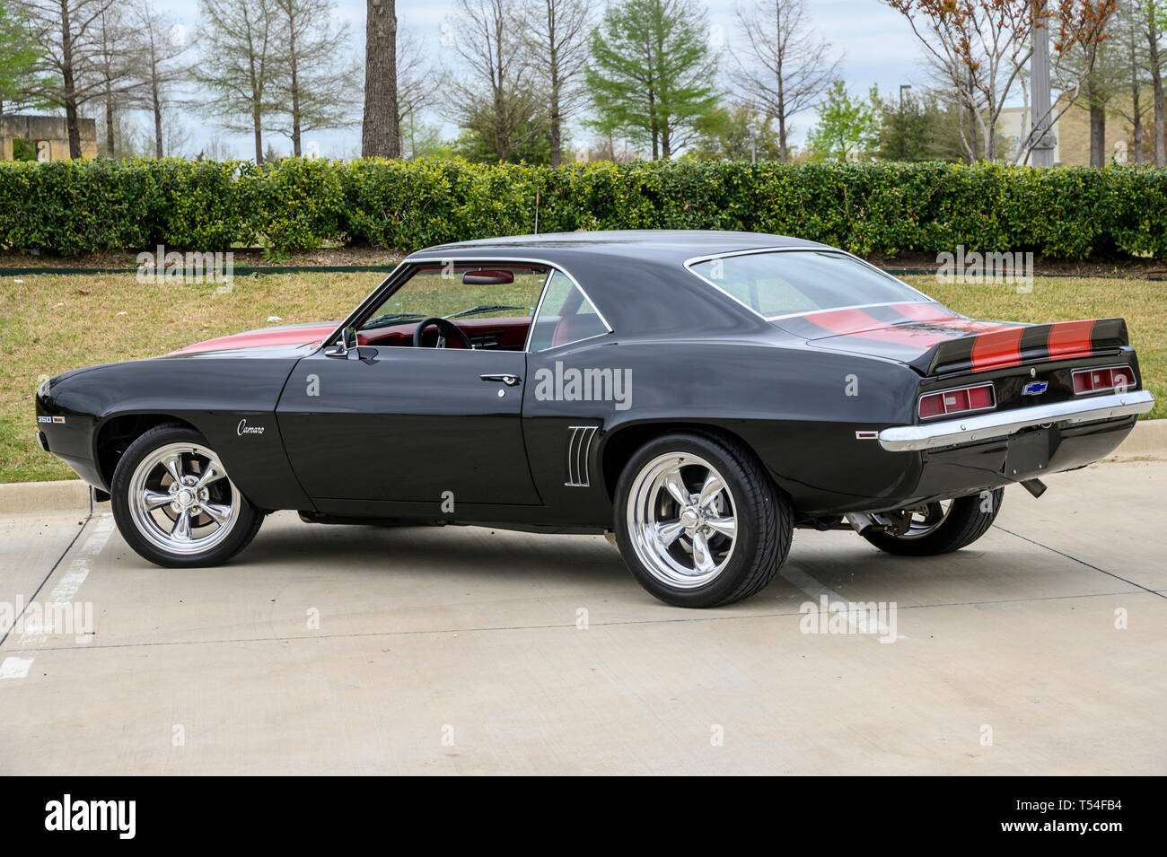 Aprile 20, 2019: 1969 Camaro SS RESTOMOD NUOVO 383 STROKER CASSA MOTORE DI MENO DI UN ANNO NUOVO AFD TESTE IN ALLUMINIO nuove intestazioni nuovo flusso MASTER MARMITTE DISTRIBUTORE MSD MSD contatto della cinghia a serpentina di ventilatore elettrico rapido nuovo carburatore carburante 750 DP COMPLETI DI NUOVO A/C ED IL CALORE DI POTENZA DI ALIMENTAZIONE DELLO STERZO FRENI A DISCO ANTERIORE E TAMBURO POSTERIORE MUNCIE 220 4 TRANS VELOCITÀ NUOVO EATON POSI ingranaggi nuovo nn. N20 con installata la piastra di uscita BOTTIGLIA E LINEA. Mai usato ASSOLUTAMENTE NO le tracce di ruggine o di Bondo riparazioni profonda COMPLETA VERNICE È MENO DI 2 ANNI IL NUOVO AMERICAN RACING RUOTE E PNEUMATICI NUOVI SEDILI red carpet pannelli di PORTA NUOVA KENWOOD AMFMCD AU Foto Stock