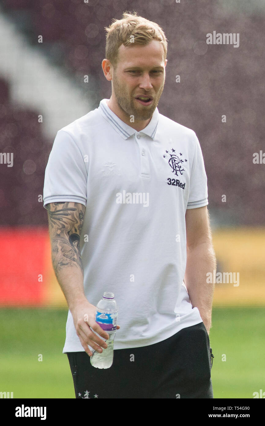 Edinburgh, Regno Unito. Il 20 aprile 2019. Scott Arfield dei Rangers arriva prima la Ladbrokes Premiership match tra i cuori e i Rangers a Tynecastle Park il 20 aprile 2019 in Edinbugh, UK. Credito: Scottish Borders Media/Alamy Live News Foto Stock