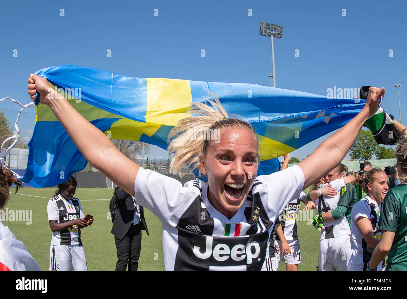 Verona, Italia. Xx Apr, 2019. Hilda Petronella Ekroth ( Juventus ) durante il presagio Italiana s Serie A" corrispondono tra Hellas Verona donne 0-3 Juventus a Olivieri Stadium il 20 aprile 2019 a Verona, Italia. Credito: Maurizio Borsari/AFLO/Alamy Live News Credito: Aflo Co. Ltd./Alamy Live News Foto Stock