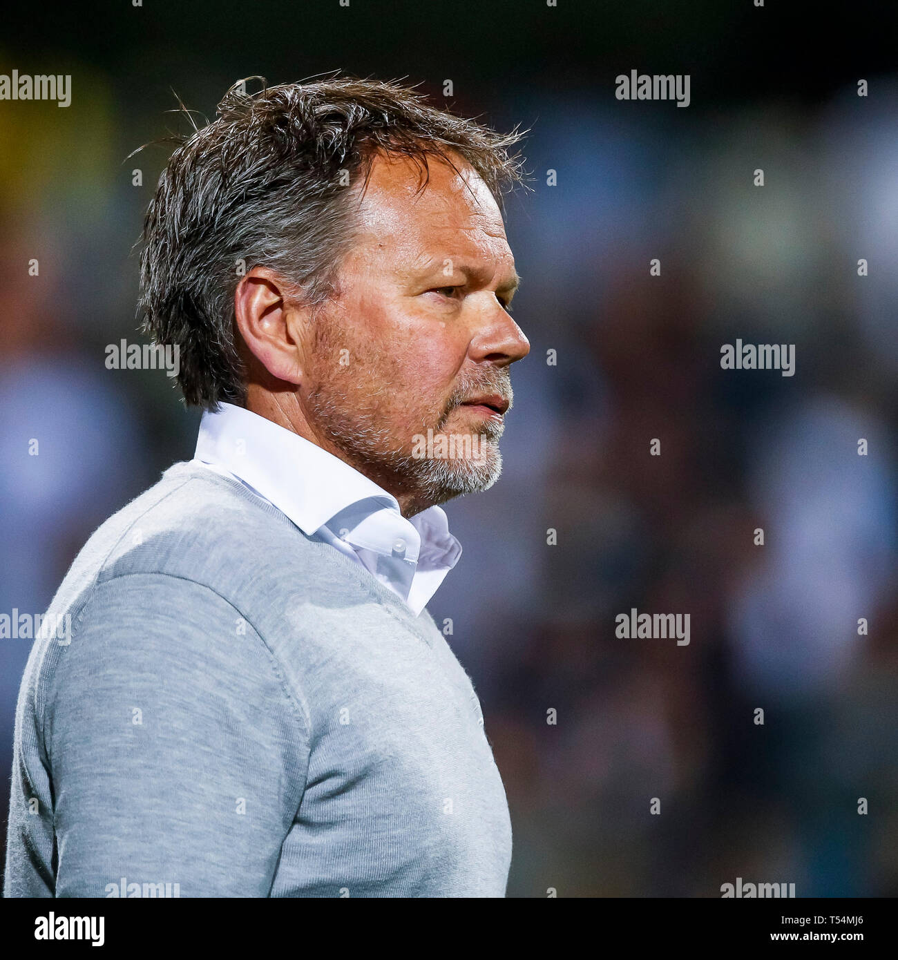 Venlo, Paesi Bassi. Xx Apr, 2019. calcio Eredivisie olandese Stagione 2018 - 2019, Covebo Stadium de Koel, de Graafschap allenatore Henk de Jong Credito: Pro scatti/Alamy Live News Foto Stock