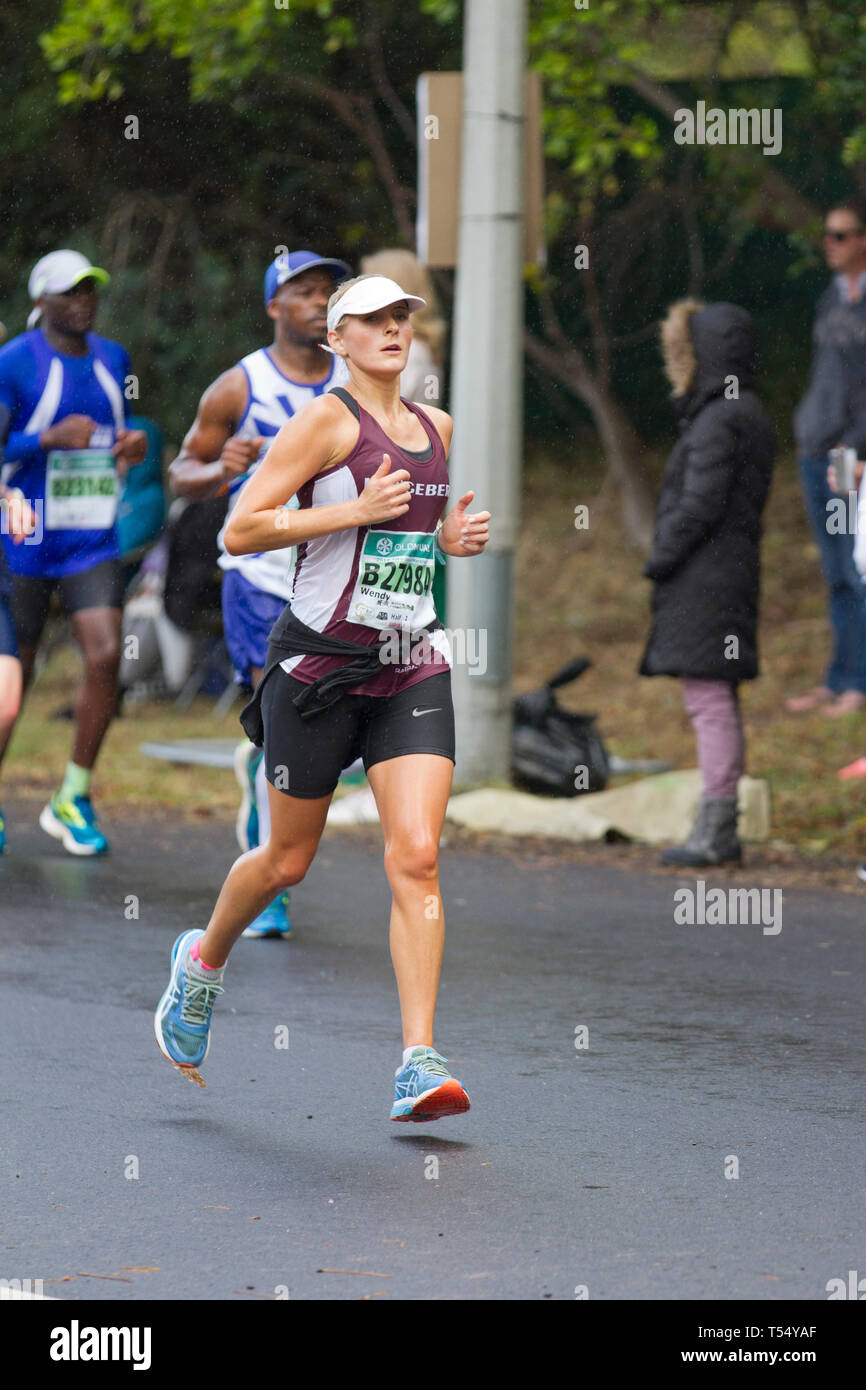 Eseguendo la Old Mutual Two Oceans Marathon Foto Stock