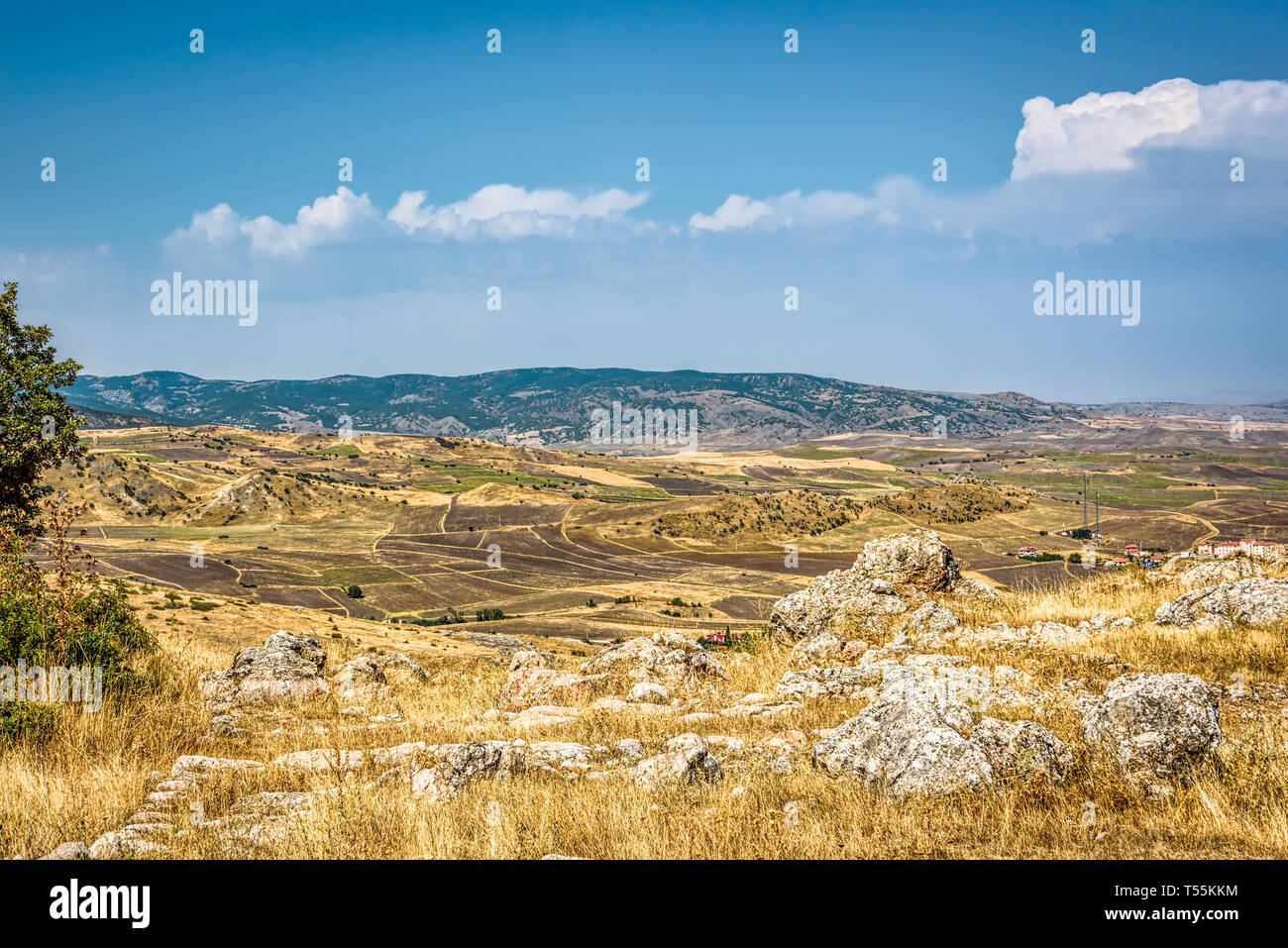 Vista panoramica di Hattusa, capitale dell'Hittita Impero in età del Bronzo. Le sue rovine si trovano nei pressi di Boğazkale moderno, Turchia, all interno del grande anello del Foto Stock
