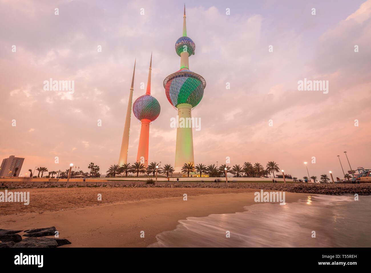 Kuwait Towers al tramonto in Kuwait City, Kuwait Foto Stock