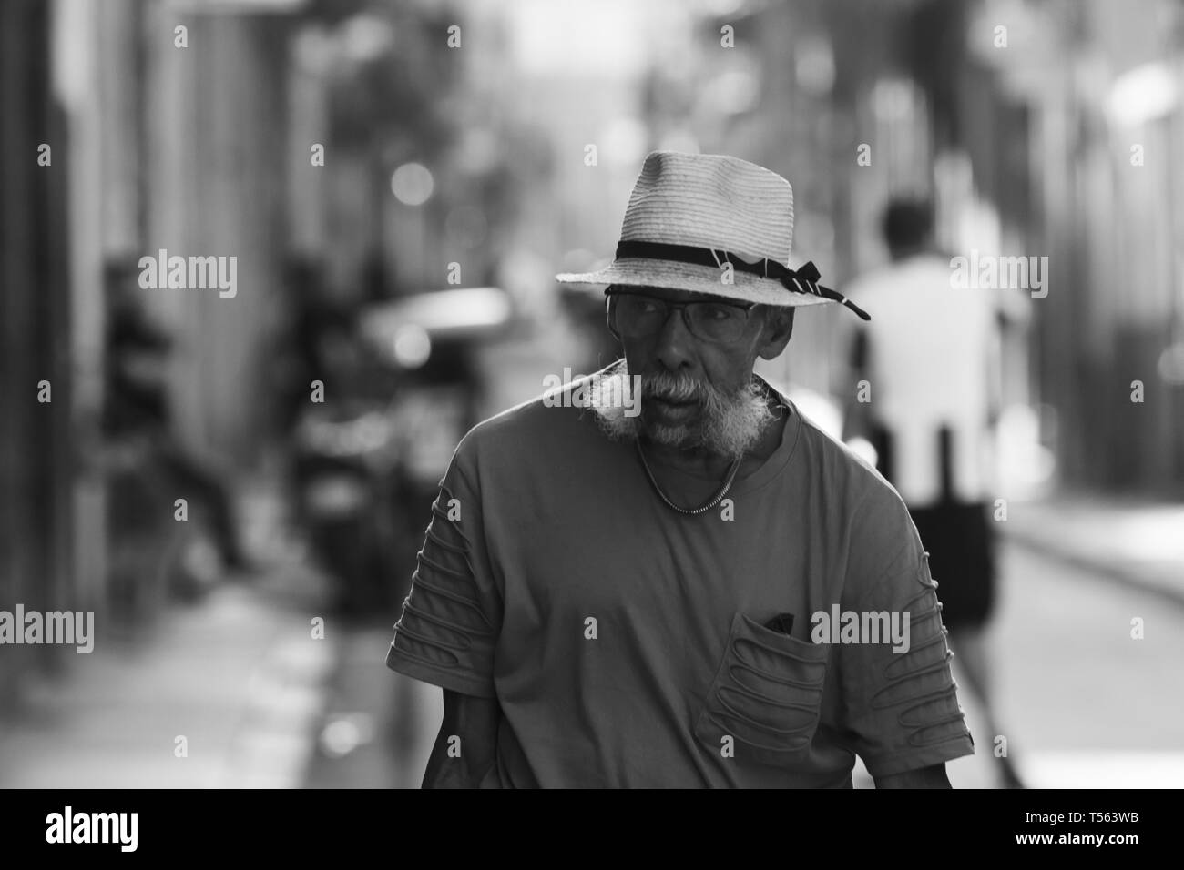 L'Avana, Cuba - Febbraio 2019: quotidiani locali e turistiche di istantanee di vita sulle strade di La Habana, Cuba nel febbraio 2019 Foto Stock