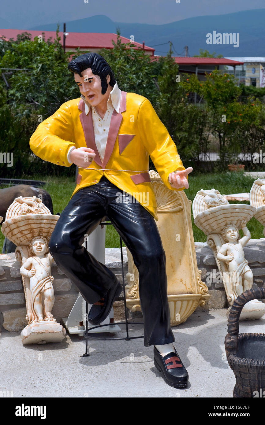 La Grecia settentrionale: Giardino dimensione live statua di Elvis Presley Foto Stock