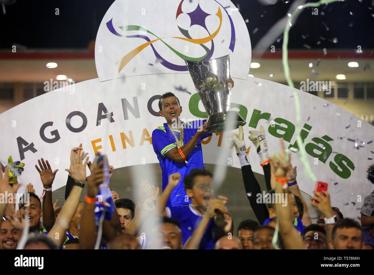 AL - Maceio - 04/21/2019 - Alagoano 2019, CRB x CSA - CSA giocatori festeggiare la vittoria alla fine della partita contro CRB presso il re Pele Stadium per stato di campionato 2019. Foto: Itawi Albuquerque / AGIF Foto Stock