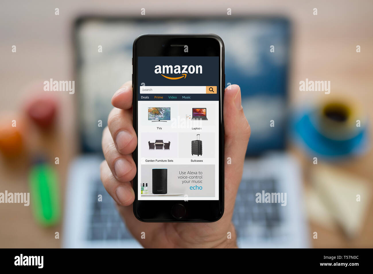 Amazon website iphone immagini e fotografie stock ad alta risoluzione -  Alamy