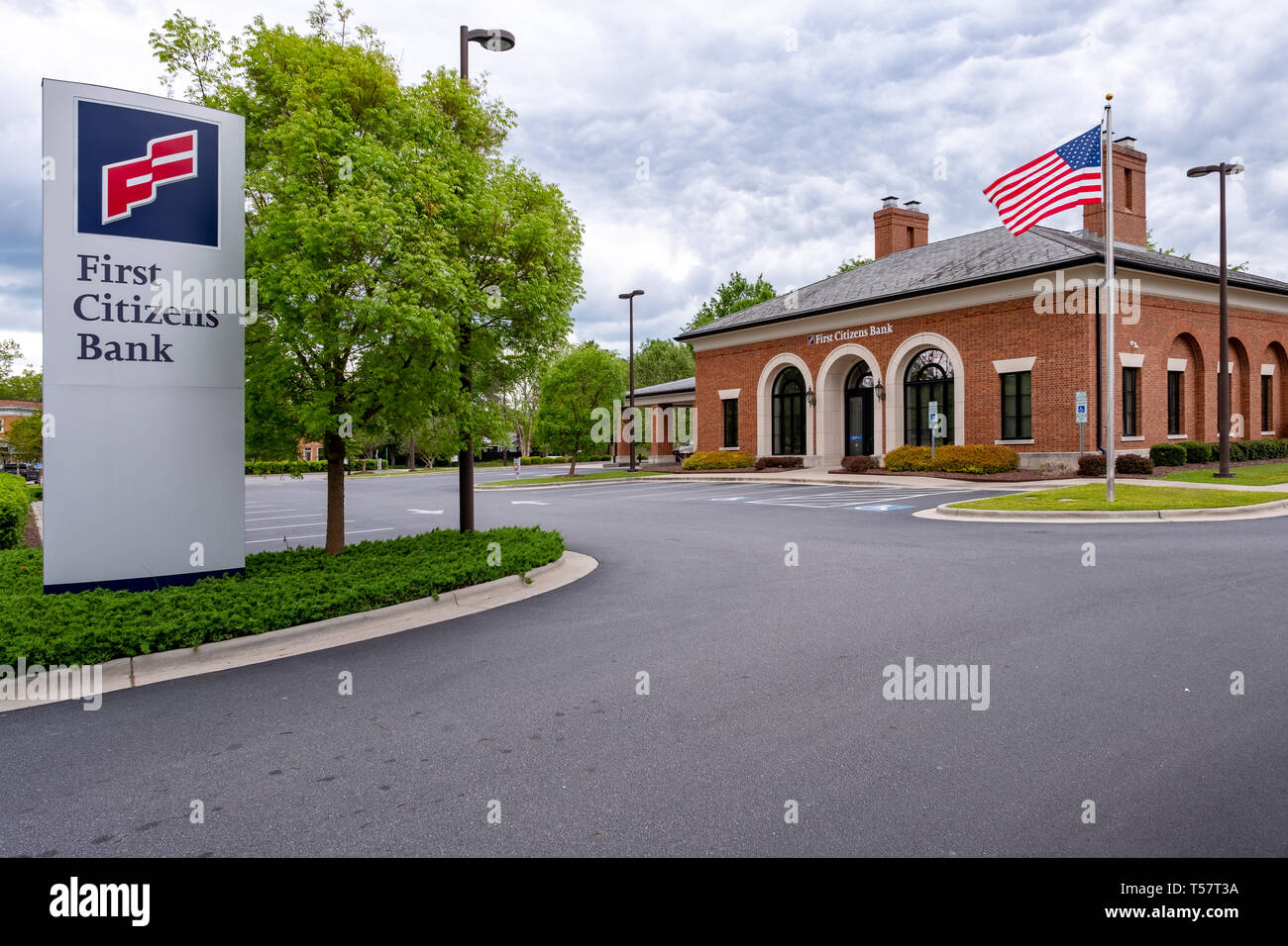 Speranza Mills, NC - circa aprile 2019: Primo Citizens Bank Main Street Foto Stock