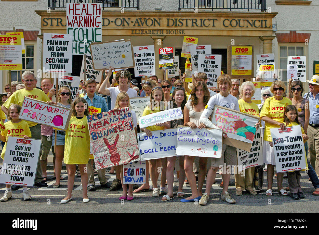 Le proteste contro la proposta di medio Quinton nuova eco fuori città di Stratford upon Avon il consiglio del distretto. 28/07/2008 Foto Stock
