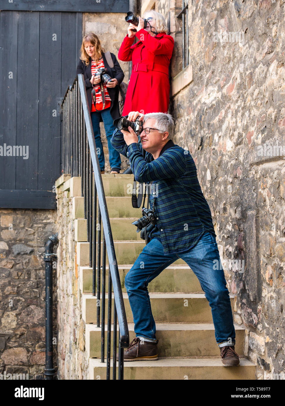 Fotografi di scattare le foto del film Outlander ubicazione, Bakehouse vicino, Royal Mile di Edimburgo, Scozia, Regno Unito Foto Stock