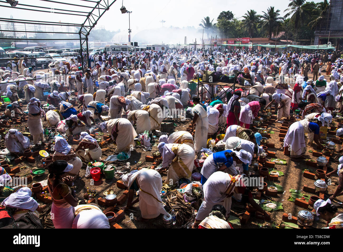 Ogni anno più di 4 milioni di devoti di partecipare ad un evento chiamato Attukaal Ponkala questo è registrato nel libro Guinness dei record Foto Stock