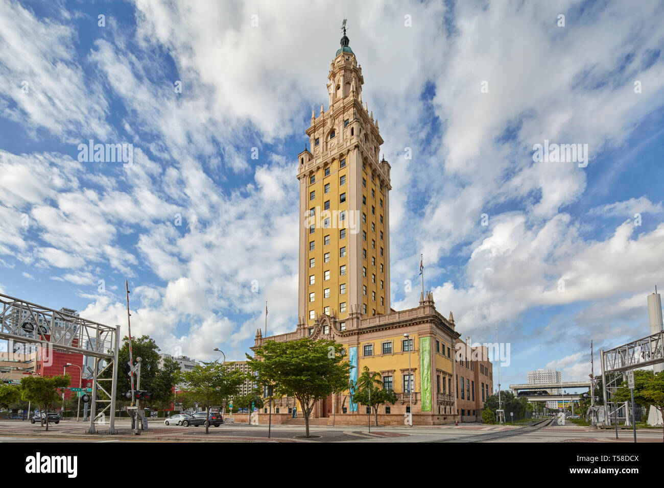 Libertà edificio a torre in Biscayne Blvd in Miami Florida USA Foto Stock