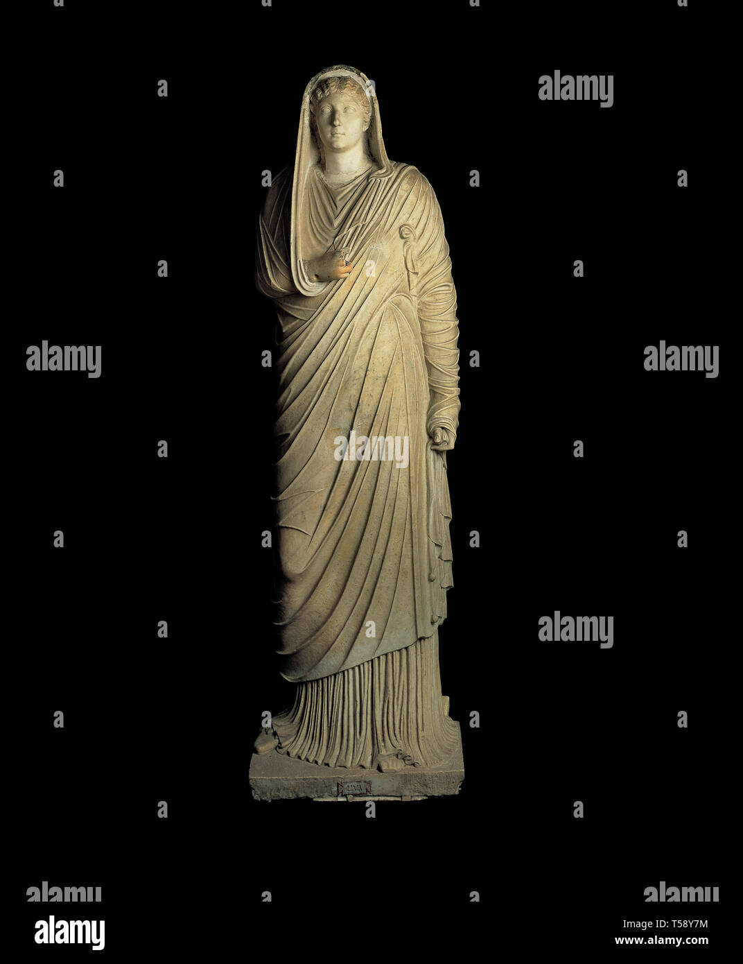 Italia Campania Pompei - statua femminile Pompei Villa dei Misteri, peristilio 65 statua femminile (Livia), età augustea, la testa è di Tiberian marmo di età Foto Stock