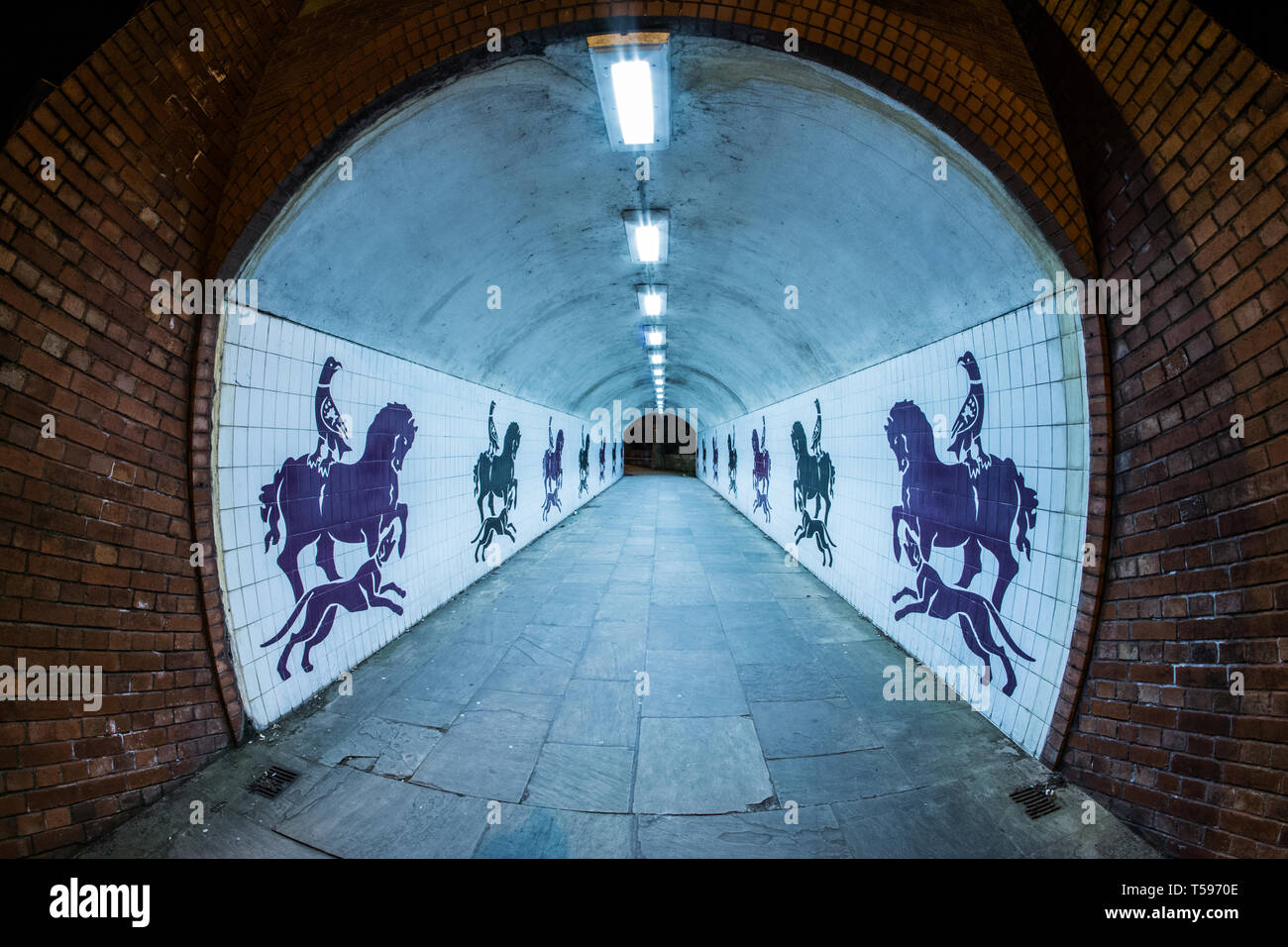 Tunnel pedonale vicino al Royal Armouries Leeds Foto Stock