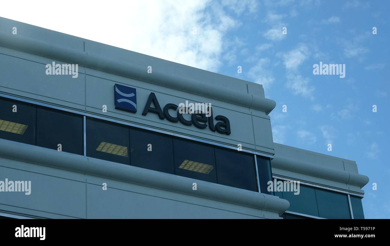 Close-up di logo sulla facciata presso la sede del governo fornitore software Accela in San Ramon, California, 12 marzo 2019. () Foto Stock