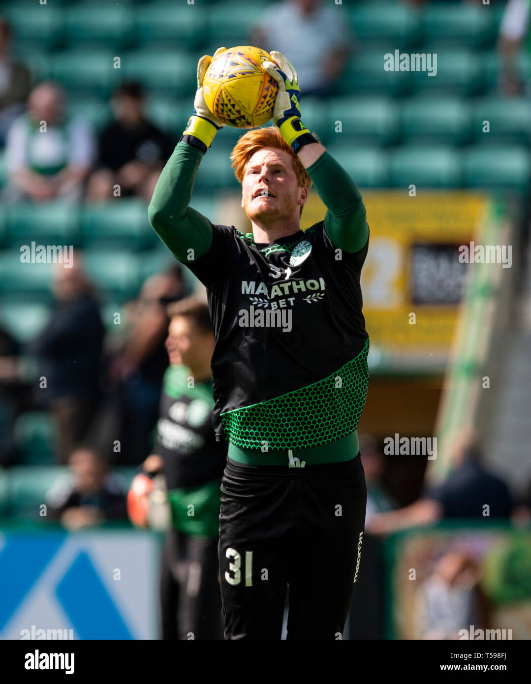 Ladbrokes Premiereship scozzese - Hibernian V Celtic. Easter Road Stadium, Edimburgo, Midlothian, Regno Unito. 21/04/2019. Pic mostra: Hibs' goalkee ungherese Foto Stock