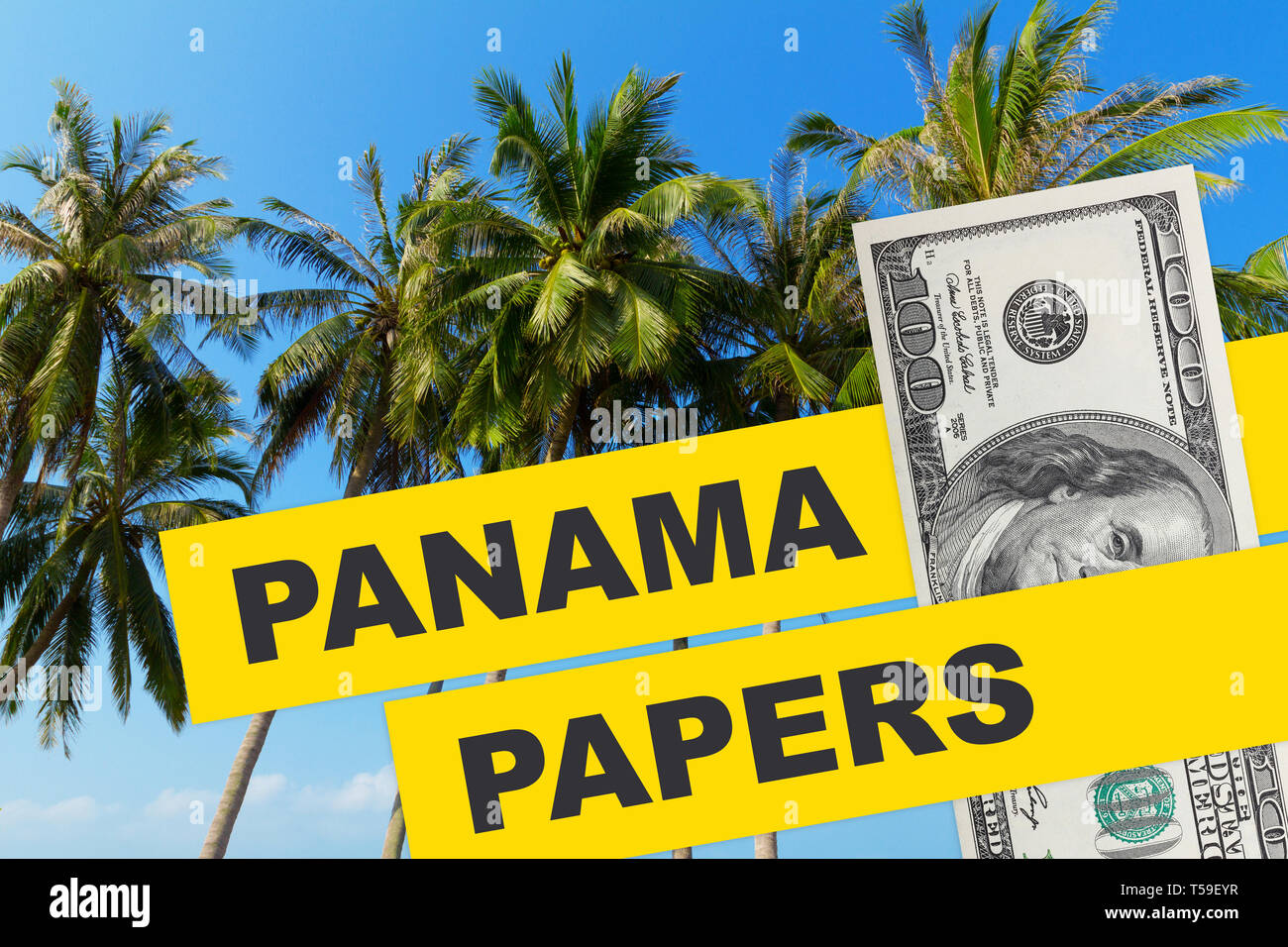 Carte di Panama 2016 documenti il concetto di perdita collage tropicale con palme e dollaro con Panama documenti di testo. Foto Stock