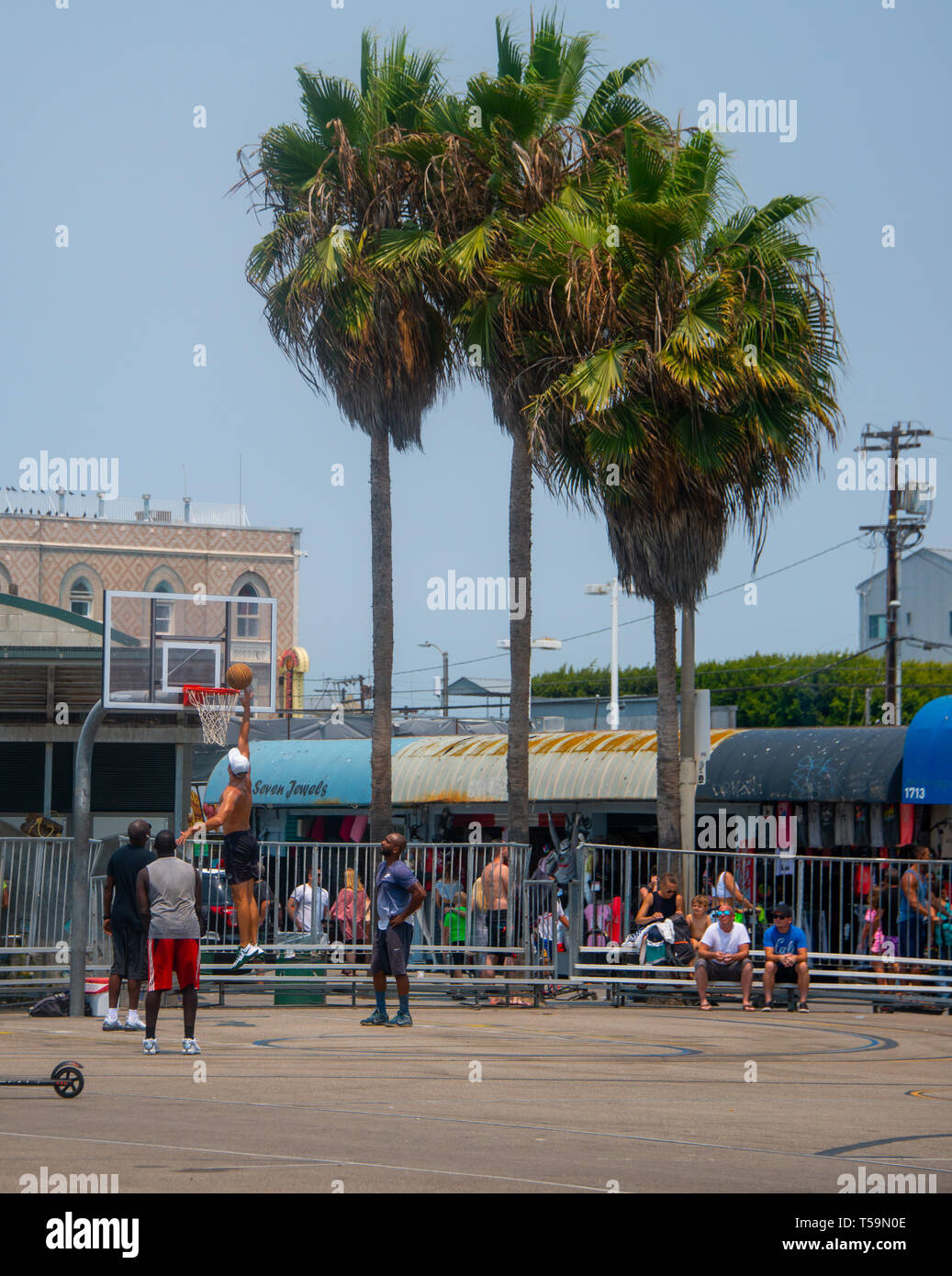 Basketball presso la spiaggia di Venezia Foto Stock