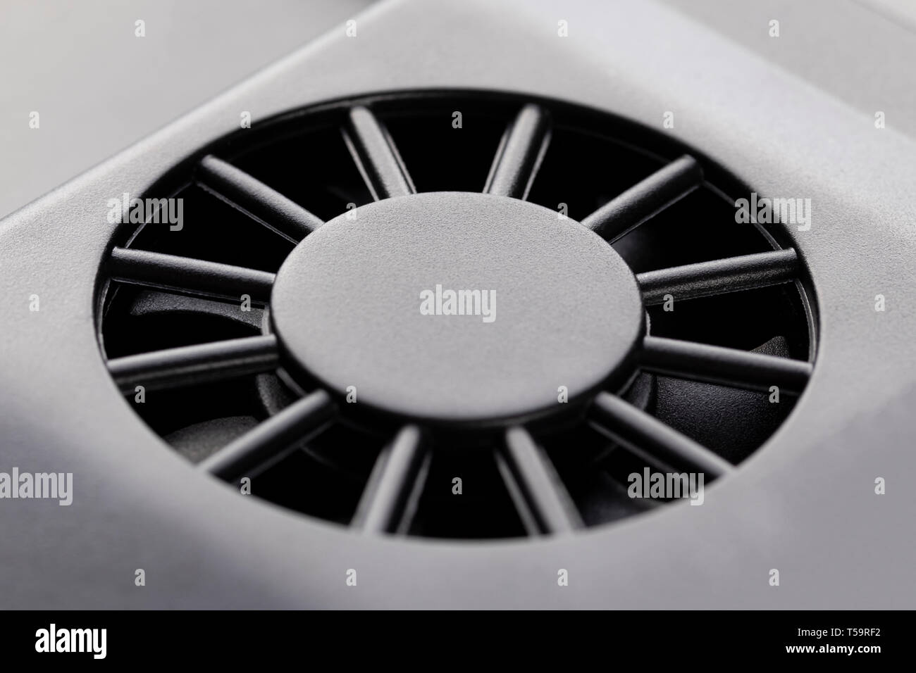 Il sistema di raffreddamento dei dispositivi elettronici in controluce. Foto Stock