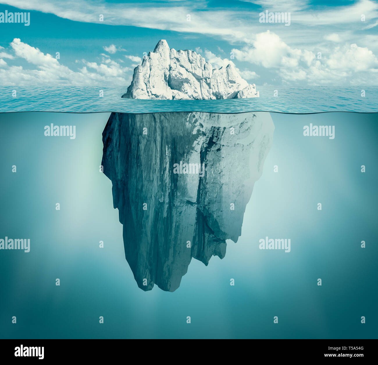 Iceberg nel mare come minaccia nascosta o il concetto di pericolo Foto Stock
