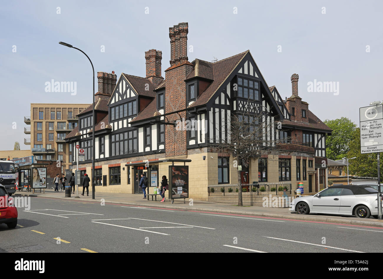 Public House sulla South Circular Road in Catford,South London, Regno Unito Foto Stock