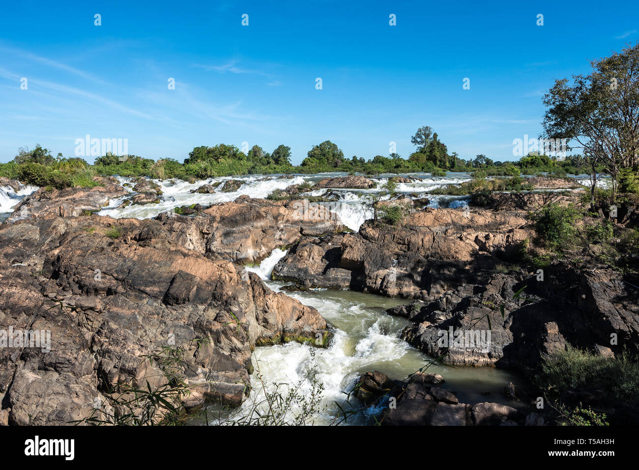 Somphamit cascate o Liphi cascate a Don Khone island in Laos Foto Stock