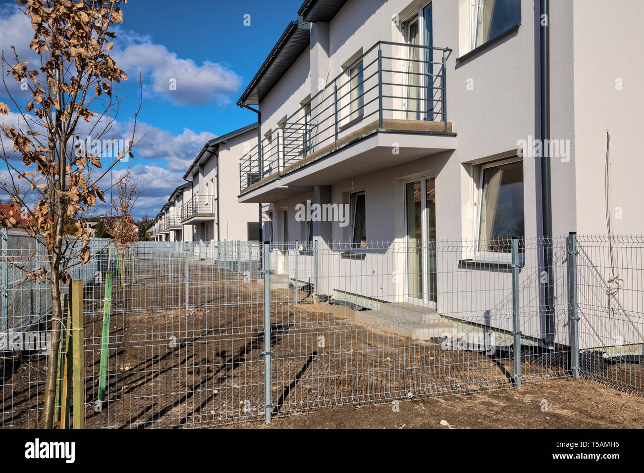 Nuovi edifici residenziali in Polonia. HDR - High Dynamic Range Foto Stock