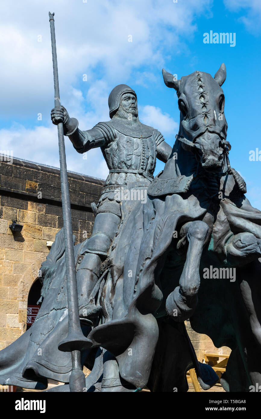 Statua di Harry Hotspur (Sir Henry Percy) a Alnwick Castle in Northumberland, England, Regno Unito Foto Stock