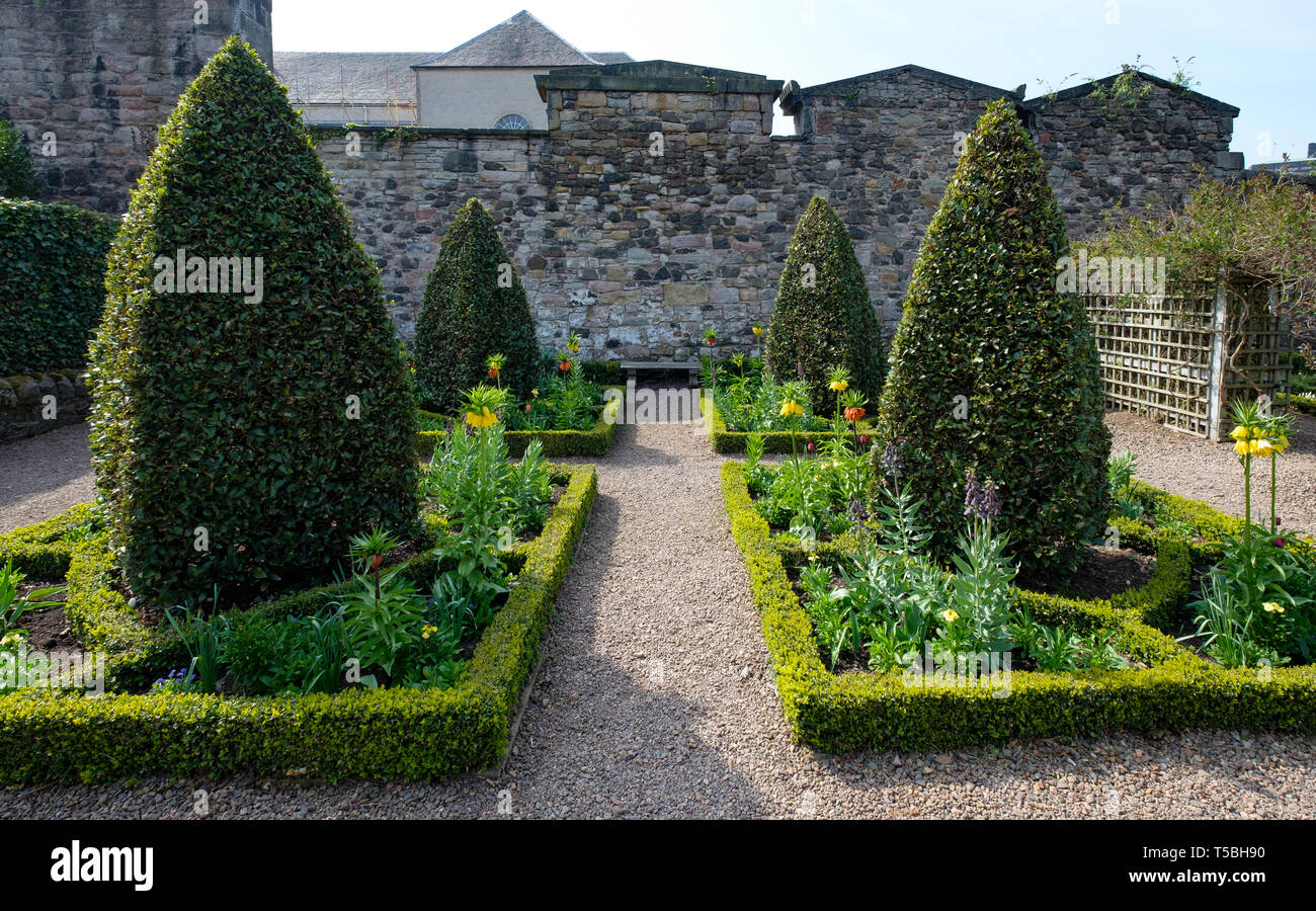 Vista di Dunbar vicino Giardino Canongate off in Edinburgh Old Town, Scotland, Regno Unito Foto Stock