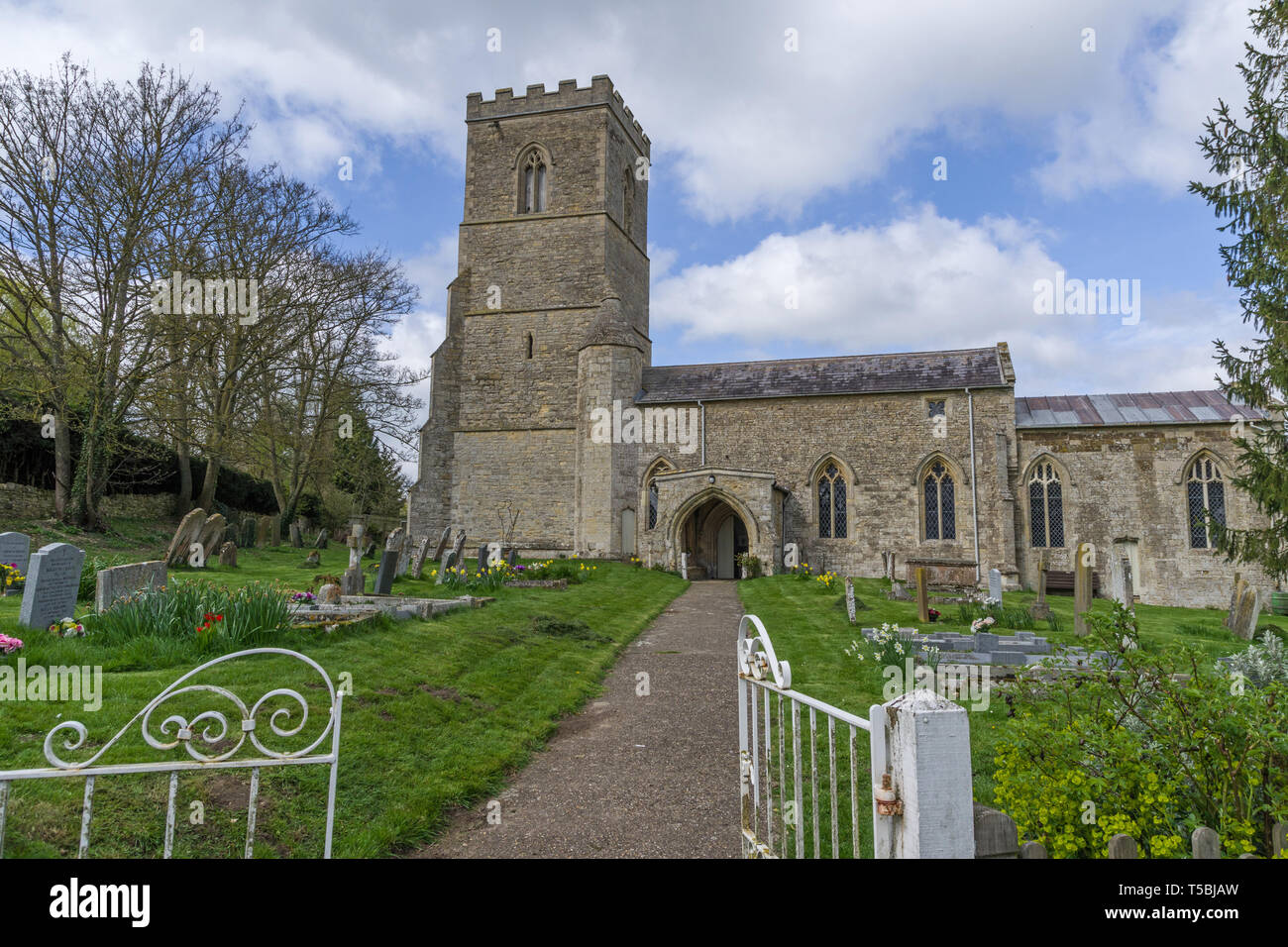 La chiesa di Santa Maria Vergine in Grafton Regis, Northamptonshire, Regno Unito; il villaggio è indelebilmente legati a Elisabetta Sir Alfred Hitchcock, regina di Edward IV Foto Stock