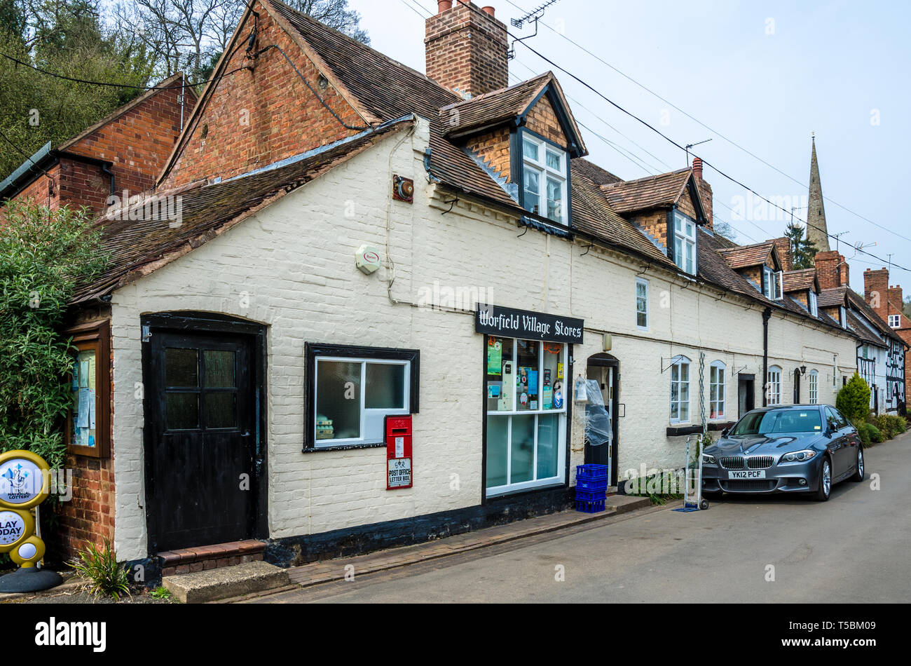 Villaggio Worfireld negozi sulla strada principale del villaggio di Worfield, Shropshire, Regno Unito Foto Stock