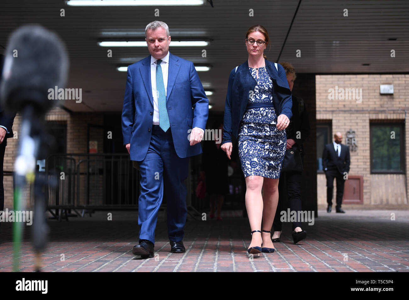 Tory MP Christopher Davies arrivando a Westminster Magistrates' Court dove è stato multato £ 1500 ed ordinato per effettuare 50 ore di servizio comunitario per la presentazione di due spese false fatture per il paesaggio fotografie per decorare il suo nuovo ufficio. Foto Stock