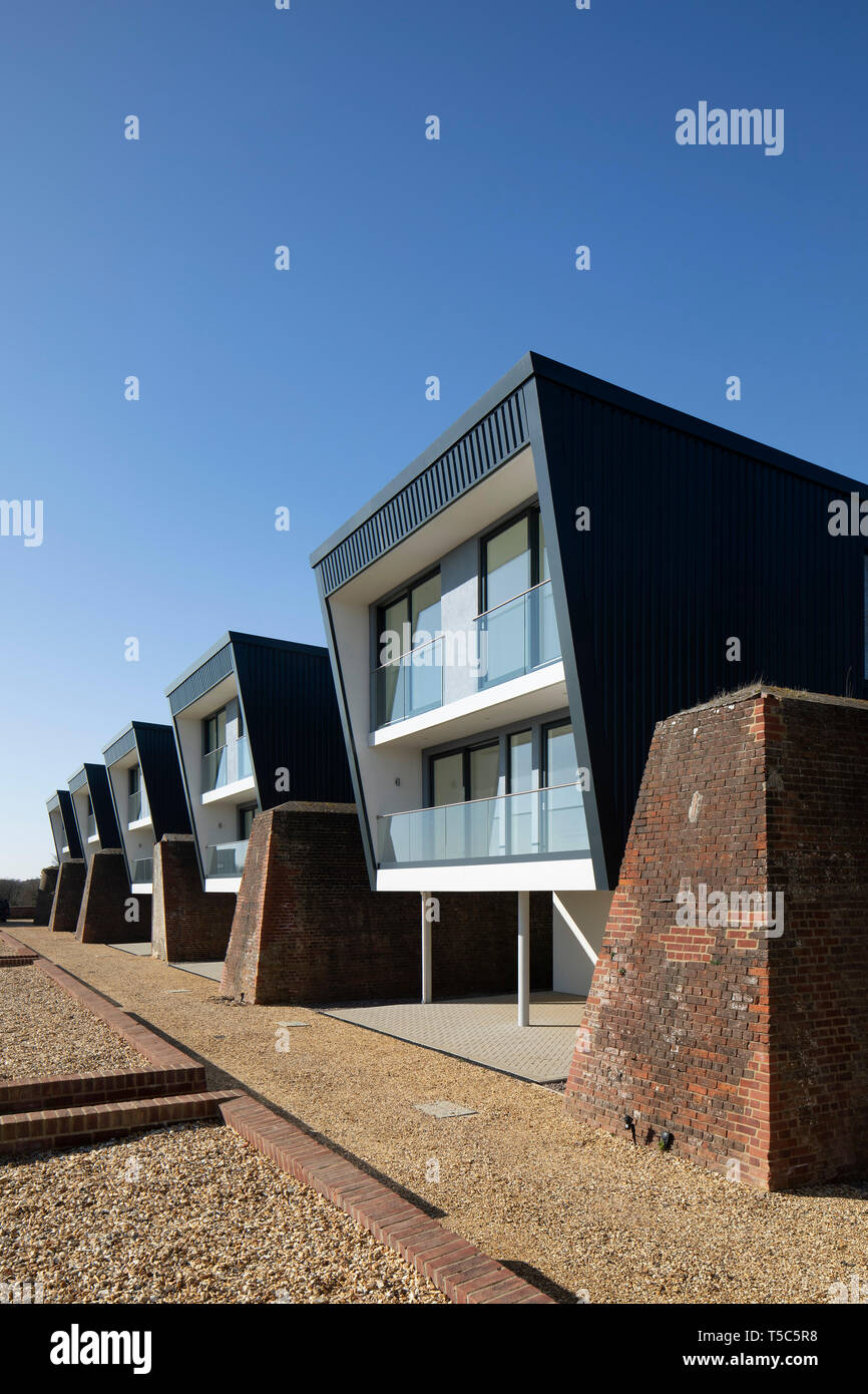 Vista dettagliata dell'alloggiamento. Priddys Hard, Gosport, Regno Unito. Architetto: John Pardey architetti, 2019. Foto Stock