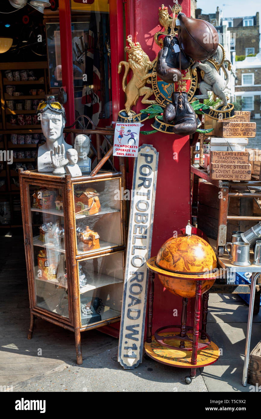 Alices negozio di antiquariato. Portobello Road. A Notting Hill, Londra Foto Stock