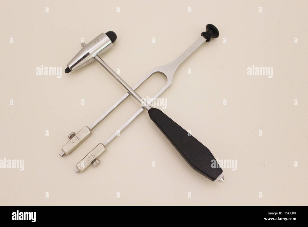 Martello reflex e diapason Foto Stock