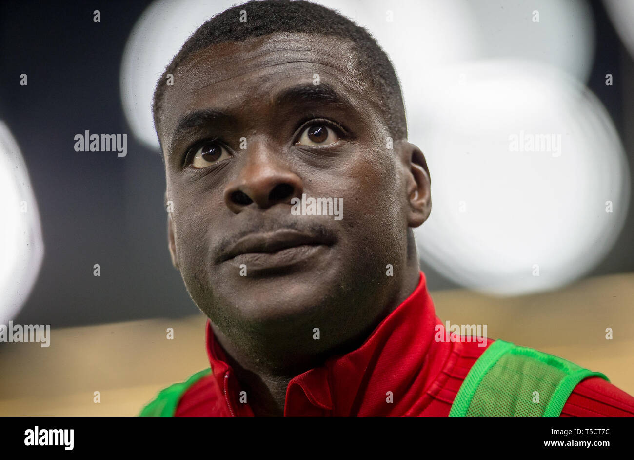 Watford, Regno Unito. 23 apr, 2019. Ken Sema di Watford durante il match di Premier League tra Watford e Southampton a Vicarage Road, Watford, in Inghilterra il 23 aprile 2019. Foto di Andy Rowland. Solo uso editoriale, è richiesta una licenza per uso commerciale. Nessun uso in scommesse, giochi o un singolo giocatore/club/league pubblicazioni.Õ Credit: prime immagini multimediali/Alamy Live News Foto Stock