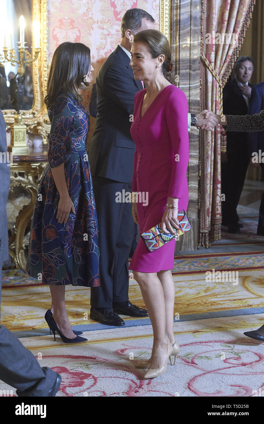 Madrid, Madrid, Spagna. 24 apr, 2019. Carmen Posadas frequentare un pranzo ufficiale per 'MIGUEL de Cervantes 2019' award al Royal Palace on April 24, 2019 a Madrid, Spagna Credit: Jack Abuin/ZUMA filo/Alamy Live News Foto Stock