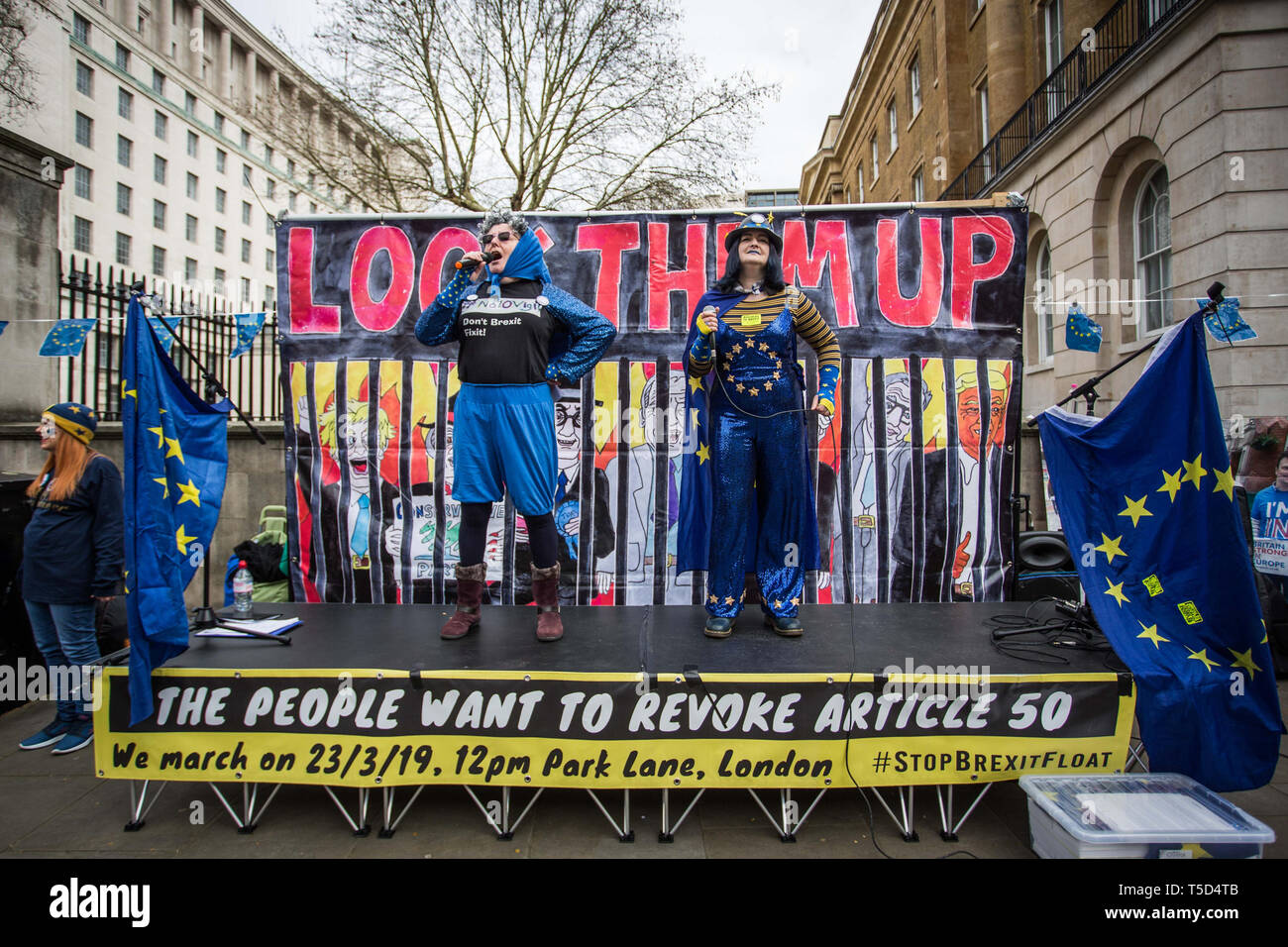 Metterlo al popolo al rally di Piazza del Parlamento vede centinaia di migliaia di persone in marzo a Londra chiedendo un ultima parola su Brexit dotate: atmosfera, vista in cui: Londra, Regno Unito quando: 23 Mar 2019 Credit: Wheatley/WENN Foto Stock