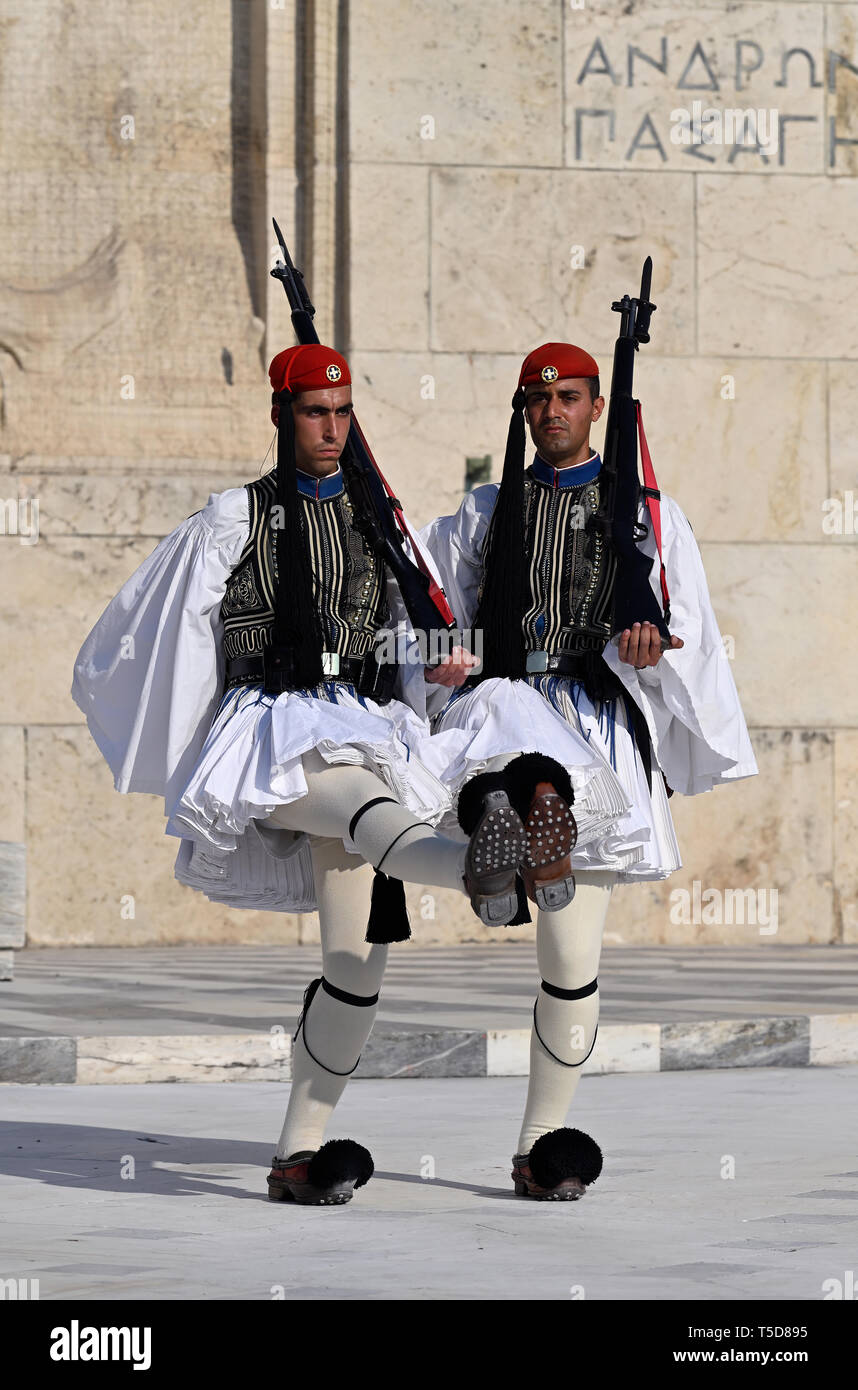 Protezioni presidenziale presso il monumento del Soldato Ignoto a Atene, Grecia Foto Stock