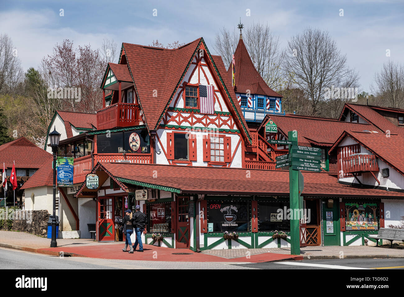 Helen, la Georgia è una città modellata su un bavarese design alpino motivo che ne ha fatto un luogo di attrazione turistica. Foto Stock