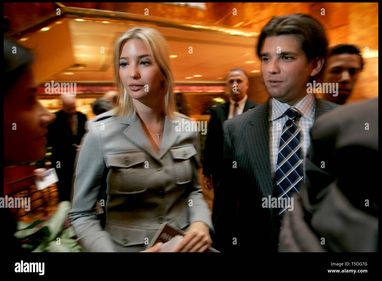 Donald Trump, Donald Trump jr. e Ivanka Trump in occasione di una conferenza stampa il lancio di piani di costruzione della Trump Ocean Club International Hotel e Torre di Panama. / Foto Stock