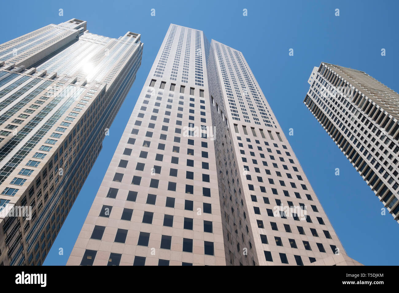 Dettaglio dei grattacieli di Chicago in la ripresa ad angolo basso a Magnificent Mile (Michigan Avenue nel centro di Chicago Foto Stock