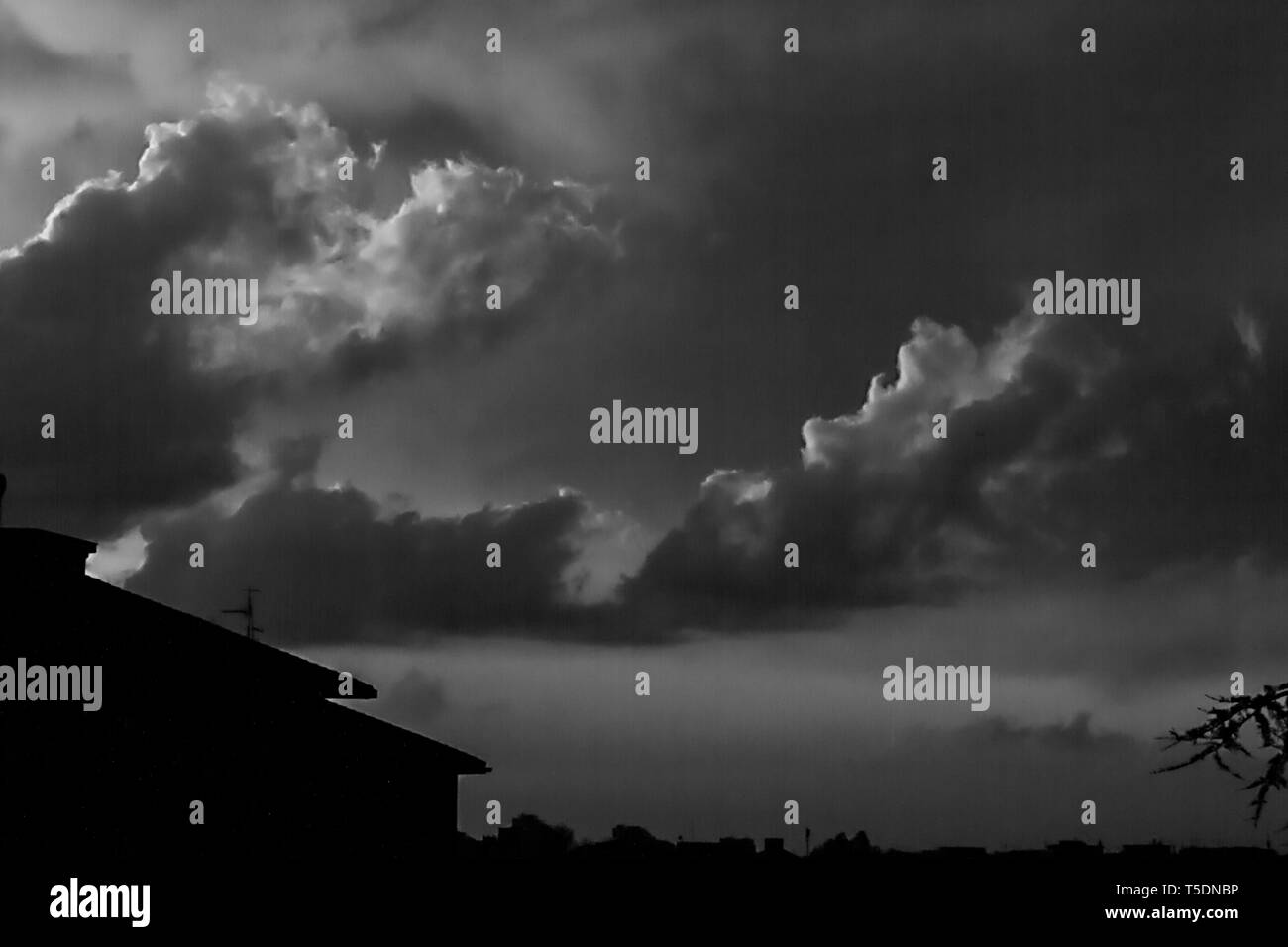 Da Sky Roma - Storm ROma - temporale romano primaverile di Claudio Sisto Foto Stock
