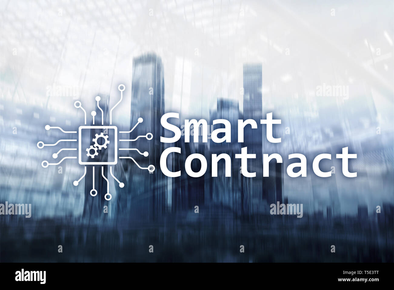 Contratto Smart, blockchain tecnologia in azienda, finanza hi-tech concetto. Grattacieli sullo sfondo. Foto Stock