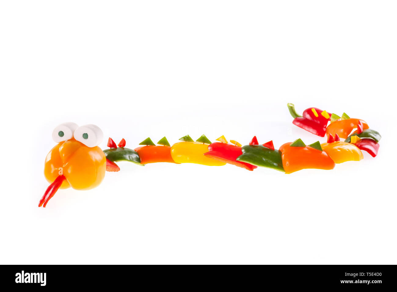 Snake scolpito dal peperone - isolato su sfondo bianco Foto Stock